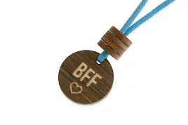 wisiorek-dla-przyjaciol-best-friend-drewno