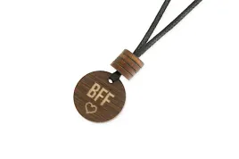 wisiorek-czarny-dla-przyjaciol-bff-drewno