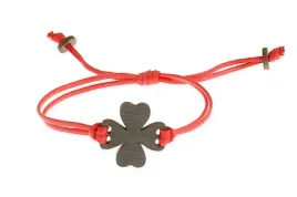 bransoletka-czerwona-z-koniczyna-amulet