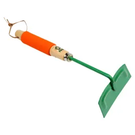 motyczka-ogrodnicza-stalowa-30-cm-z-drewnianym-lakierowanym-trzonkiem-flo