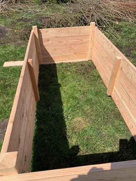 grzadka-podwyzszona-gp12mod-200x60x27-modrzew-sruby-szerokosc-mebla-1-cm