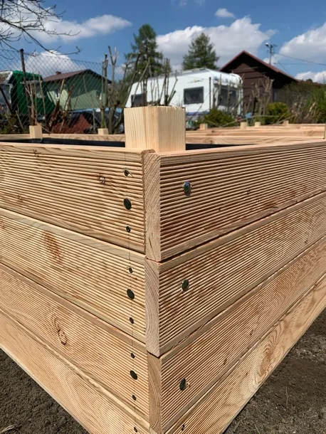 grzadka-podwyzszona-gp12mod-200x60x27-modrzew-sruby-glebokosc-mebla-1-cm