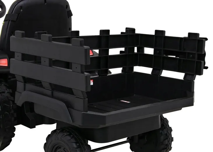 traktor-titanium-z-przyczepa-czarny