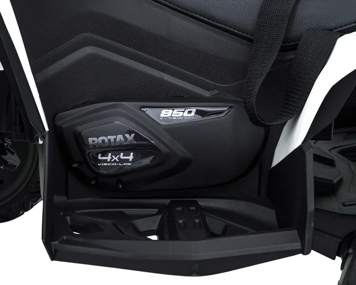 quad-maverick-atv-bialy