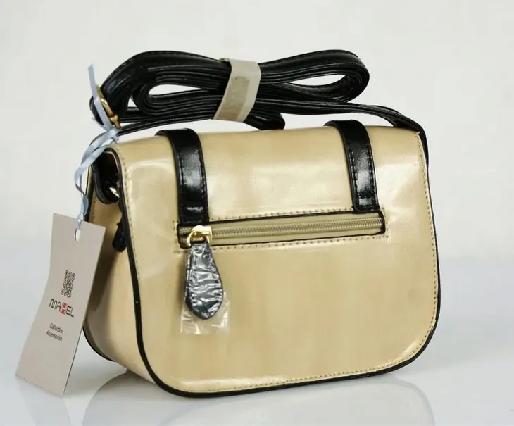 morelowa-listonoszka-cechy-dodatkowe-kieszonka-na-telefon