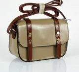 szara-listonoszka-cechy-dodatkowe-kieszonka-na-telefon