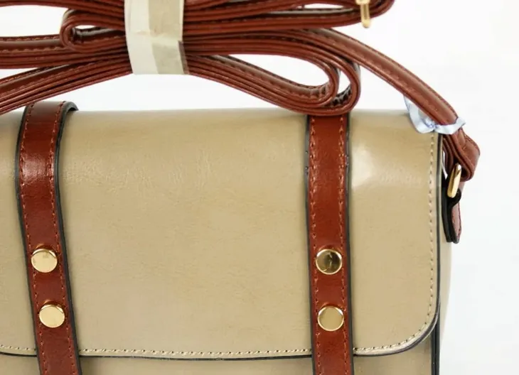 szara-listonoszka-kolor-szary