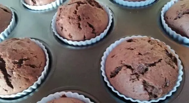 forma-blacha-na-muffinki-9-babeczek-foremka-piec-linia-inna