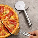 noz-do-pizzy-noz-okragly-do-krojenia-pizzy-kolko-kod-producenta-agd-0031