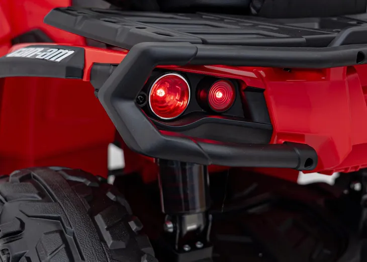 quad-can-am-outlander-atv-czerwony