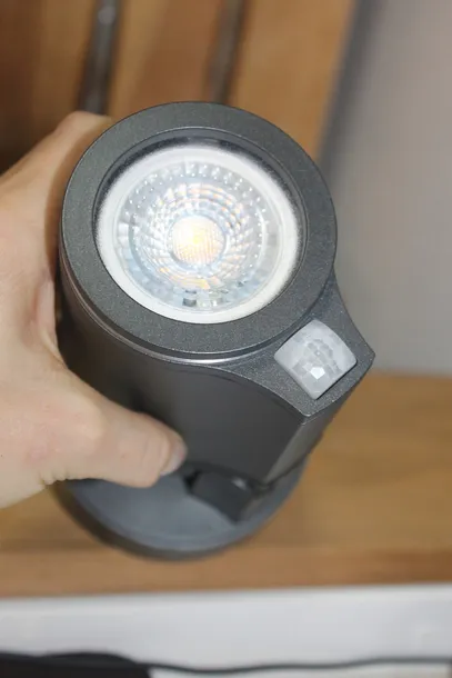 reflektor-oprawa-led-7w-steinel-spot-one-connect-stan-nowy-ksztalt-okragly