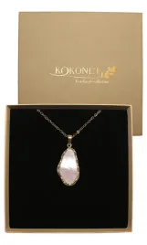 lancuszek-zloty-z-zawieszka-w-pudelku-robiony-recznie-elegancki-prezent