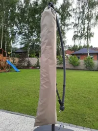 pokrowiec-na-parasol-ogrodowy-wodoodporny-sciagacz-parasole-ogrodowe-long