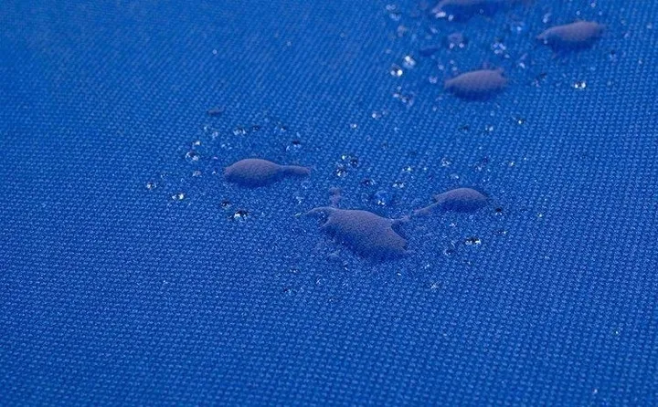 lezak-stal-niebieski-malatec