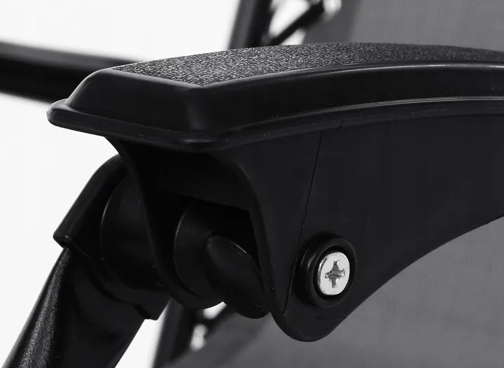 lezak-metal-szary-ote