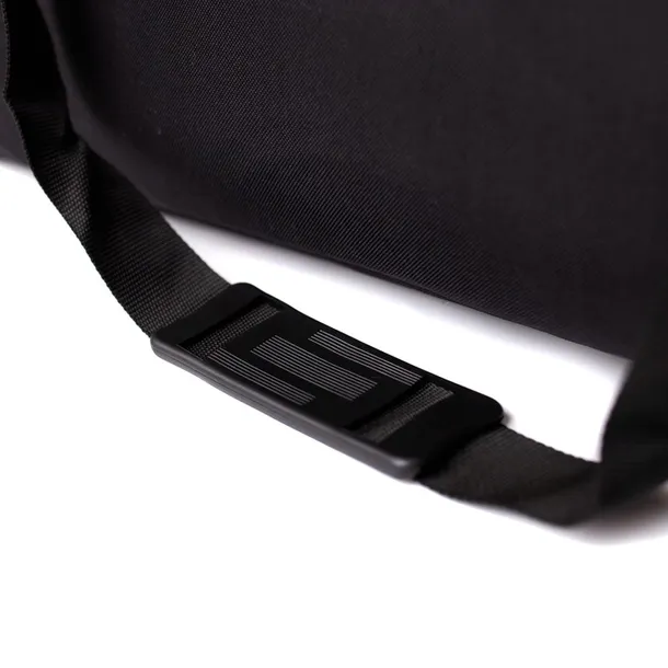 convey-torba-podrozna-lezka-55l-seledyn-cechy-dodatkowe-na-ramie