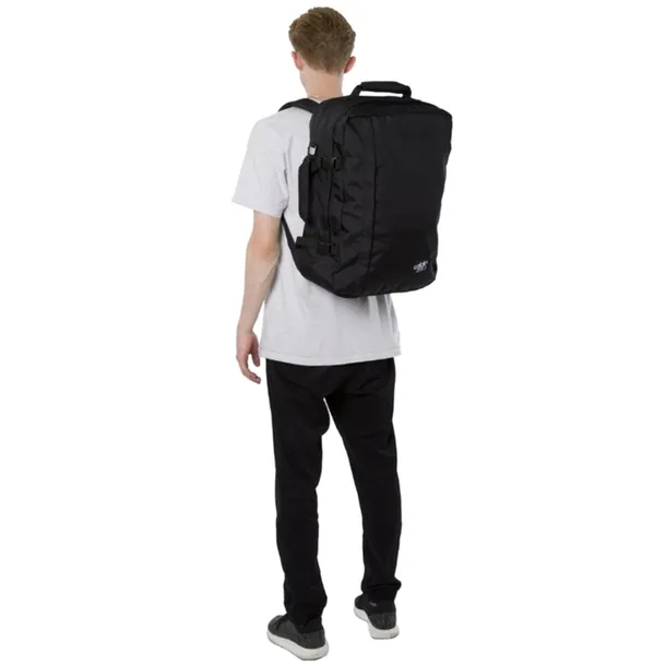 plecak-ryanair-classic-backpack-44l-absolute-black-cabinzero-material-dominujacy-poliester