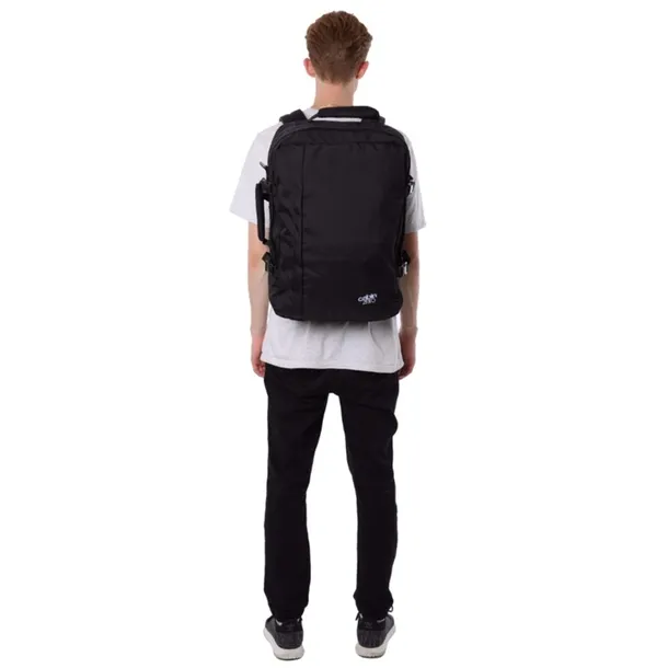 plecak-ryanair-classic-backpack-44l-absolute-black-cabinzero-plec-produkt-uniseks