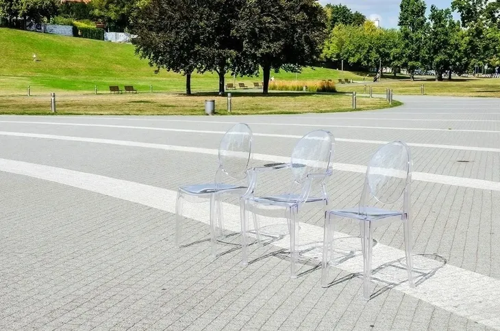 krzeslo-louis-transparentne-stan-nowy-wysokosc-siedziska-49-cm