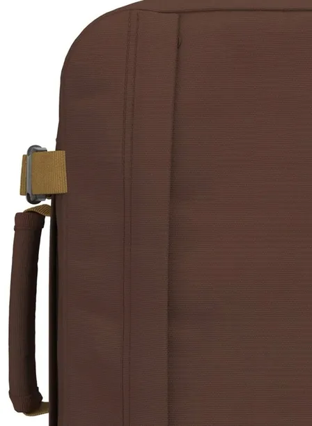 plecak-40x30x20-classic-backpack-28l-belgian-chocolate-cabinzero-liczba-kieszeni-3