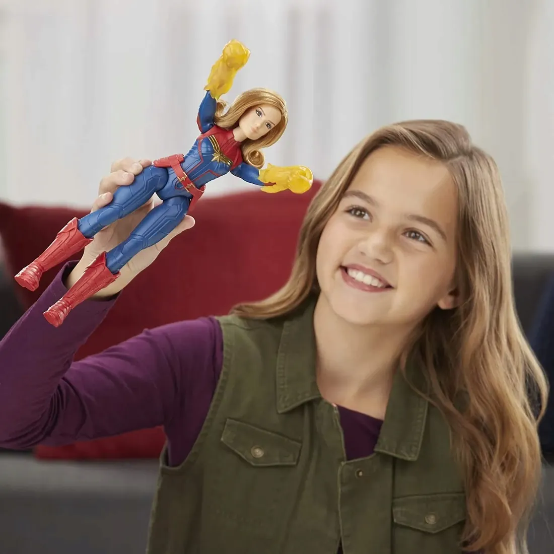hasbro-figurka-kapitan-marvel-e4565