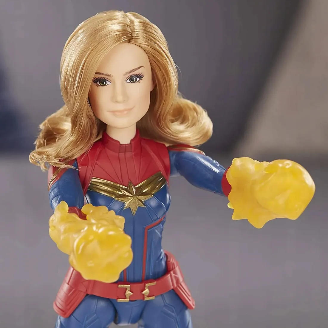 hasbro-figurka-kapitan-marvel-e4565