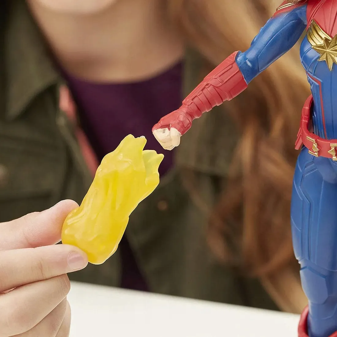 hasbro-figurka-kapitan-marvel-e4565