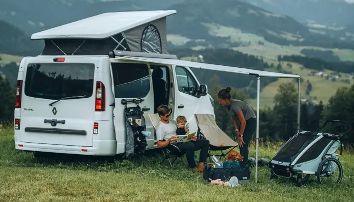 thule-wall-organizer-scienny-szafka-wiszaca-na-przybory