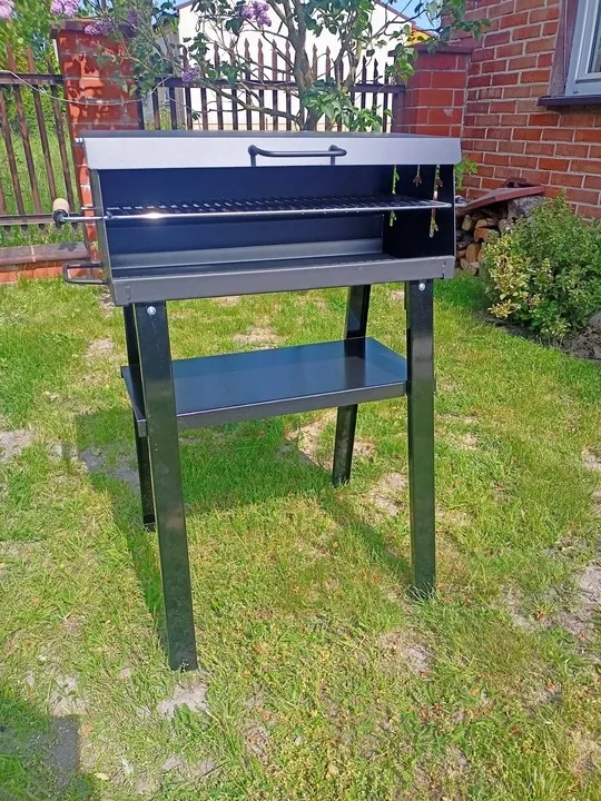 grill-ogrodowy-weglowy-stan-nowy
