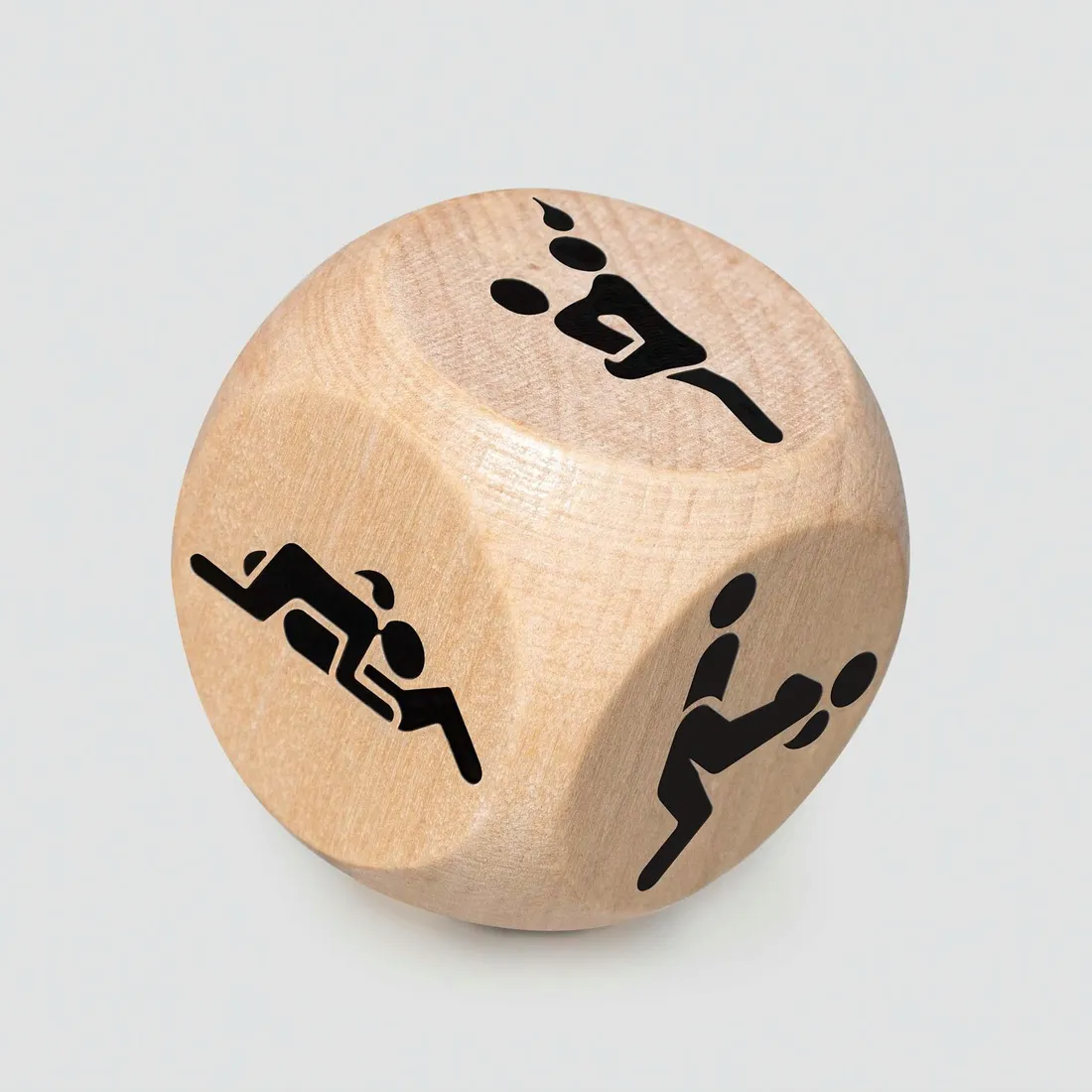 crushious-wooden-position-dice