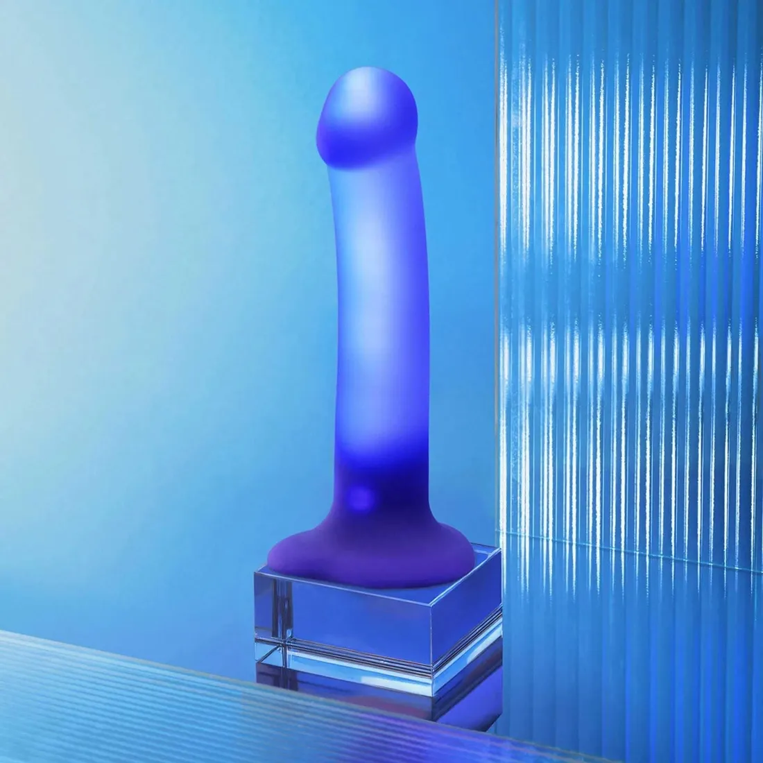 glow-led-dildo-purple-m