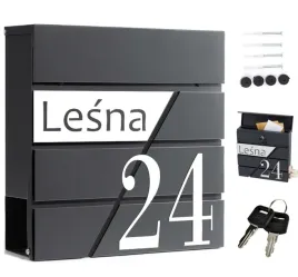 skrzynka-na-listy-pocztowa-z-numerem-domu-adresem-duza-gazety-z-napisem