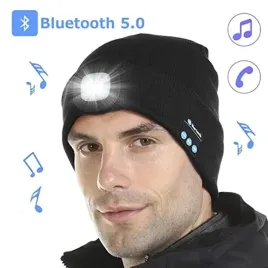 czapka-ze-sluchawkami-bluetooth-oraz-swiatlem-led