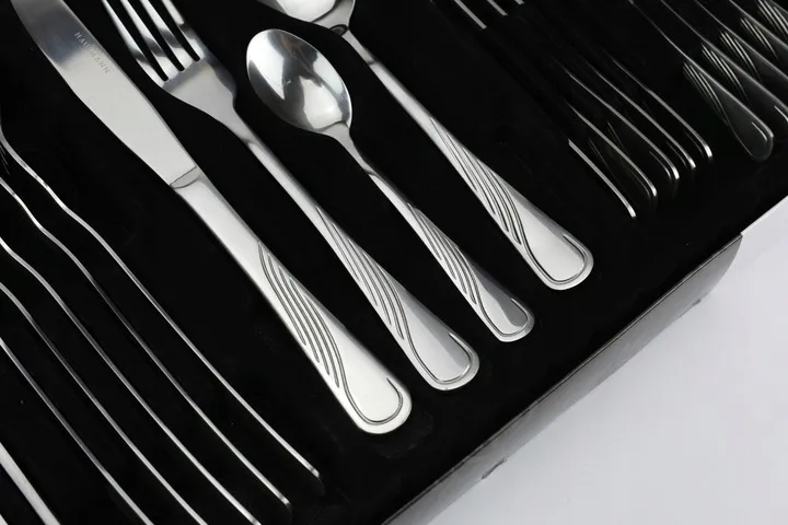 komplet-sztuccow-eveline-24-elementowy-stan-nowy