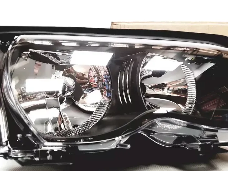 depo-reflektor-przedni-prawy-bmw-3-e46-2001-strona-zabudowy-prawe