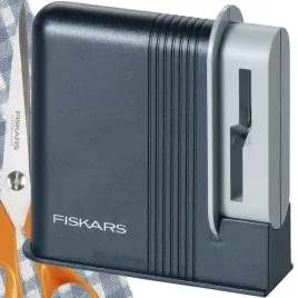 fiskars-ostrzalka-do-nozyczek-ceramiczna-clip-sharp-porzadna-1000812
