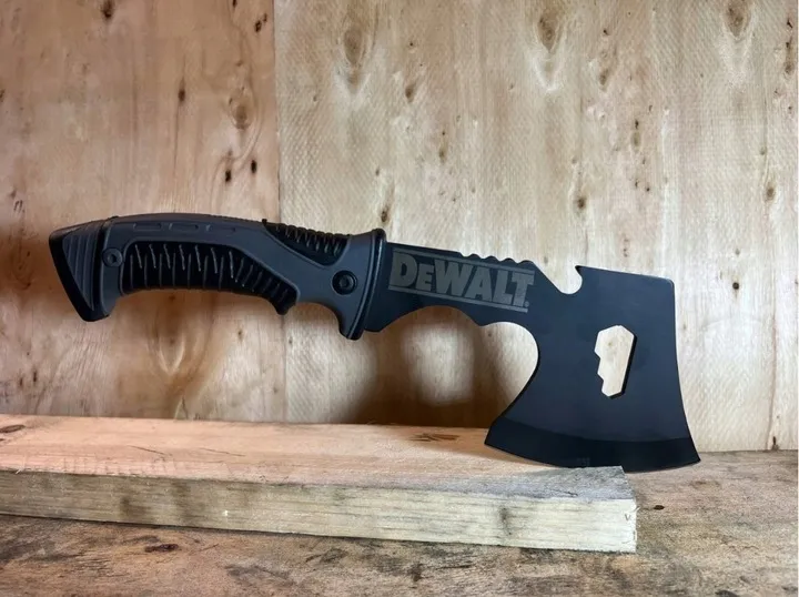 dewalt-toporek-siekierka-tomahawk-28cm-etui