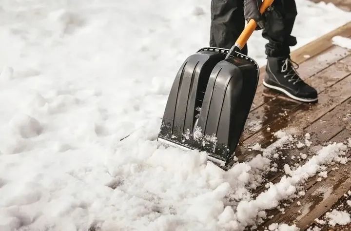 szufla-do-sniegu-solid-fiskars-1052525-kod-producenta-1052525