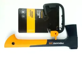 siekiera-ciesielska-fiskars-x7-xs-do-drewna-mala-toporek-ciesielska-trwala