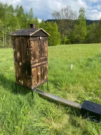 wedzarnia-ogrodowa-drewniana-premium-palenisko-haki-rury-inmygarden-film