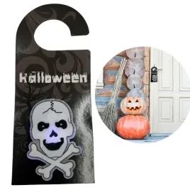 zawieszka-swiecaca-na-drzwi-klamke-haloween-straszna-czacha-led-swiecaca