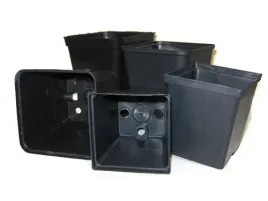 doniczka-kwadratowa-9x9x10cm-045l-czarna