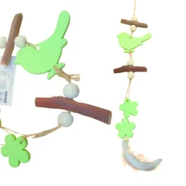 zawieszka-dekoracja-drewniana-z-zielonym-ptaszkiem