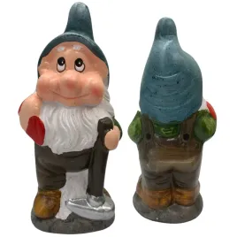 skrzat-ogrodowy-z-niebieska-czapka-ozdoba-ogrodowa