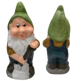 skrzat-ogrodowy-z-zielona-czapka-ozdoba-ogrodowa