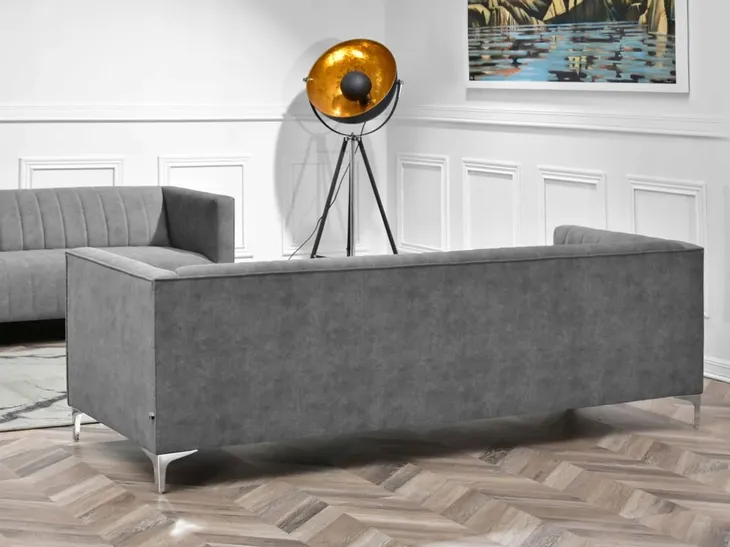 elegancka-sofa-do-pokoju-codziennego-roni-szara-na-nogach-chrom-wysokosc-mebla-74-cm