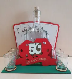 stojak-karafka-kieliszki-karty-na-50
