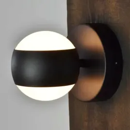 kinkiet-lub-lampa-sufitowa-sfera-w-technologii-led-7w-z-barwa-3000k