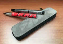 etui-na-dwa-piora-ciemno-popielate-skora-welur-lamato-polskie