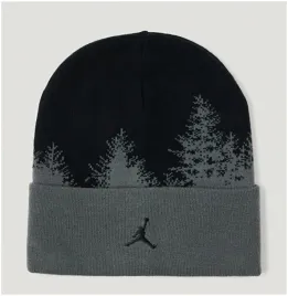 czapka-zimowa-jordan-szara-z-logo